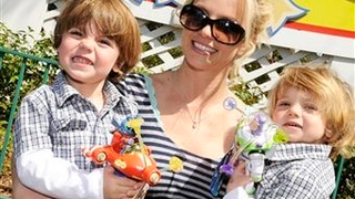No Babies For Britney Or Aniston; Authorities Investigate Suleman Household